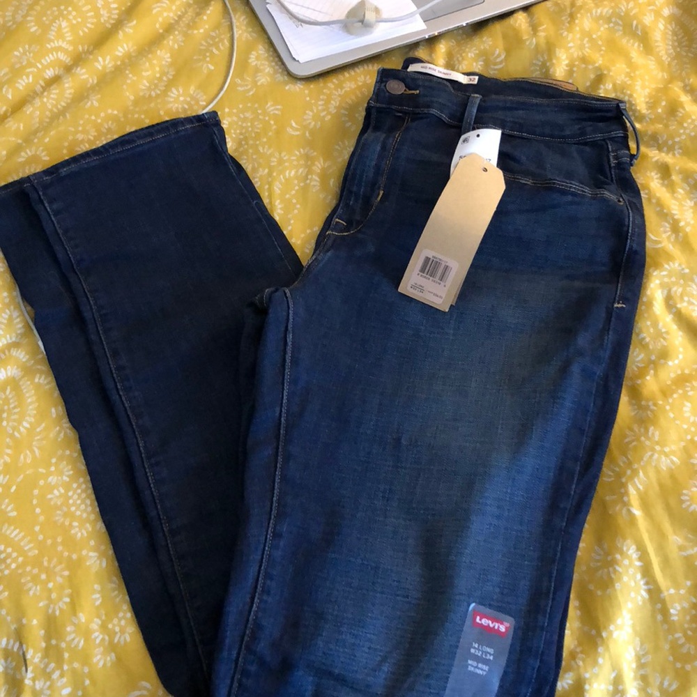 Brand new Levi’s - size 32 stretchy 14Long